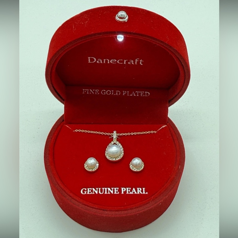 Danecraft Fine Gold Plated Earrings & Necklace Red Hard Case Genuine Pearl